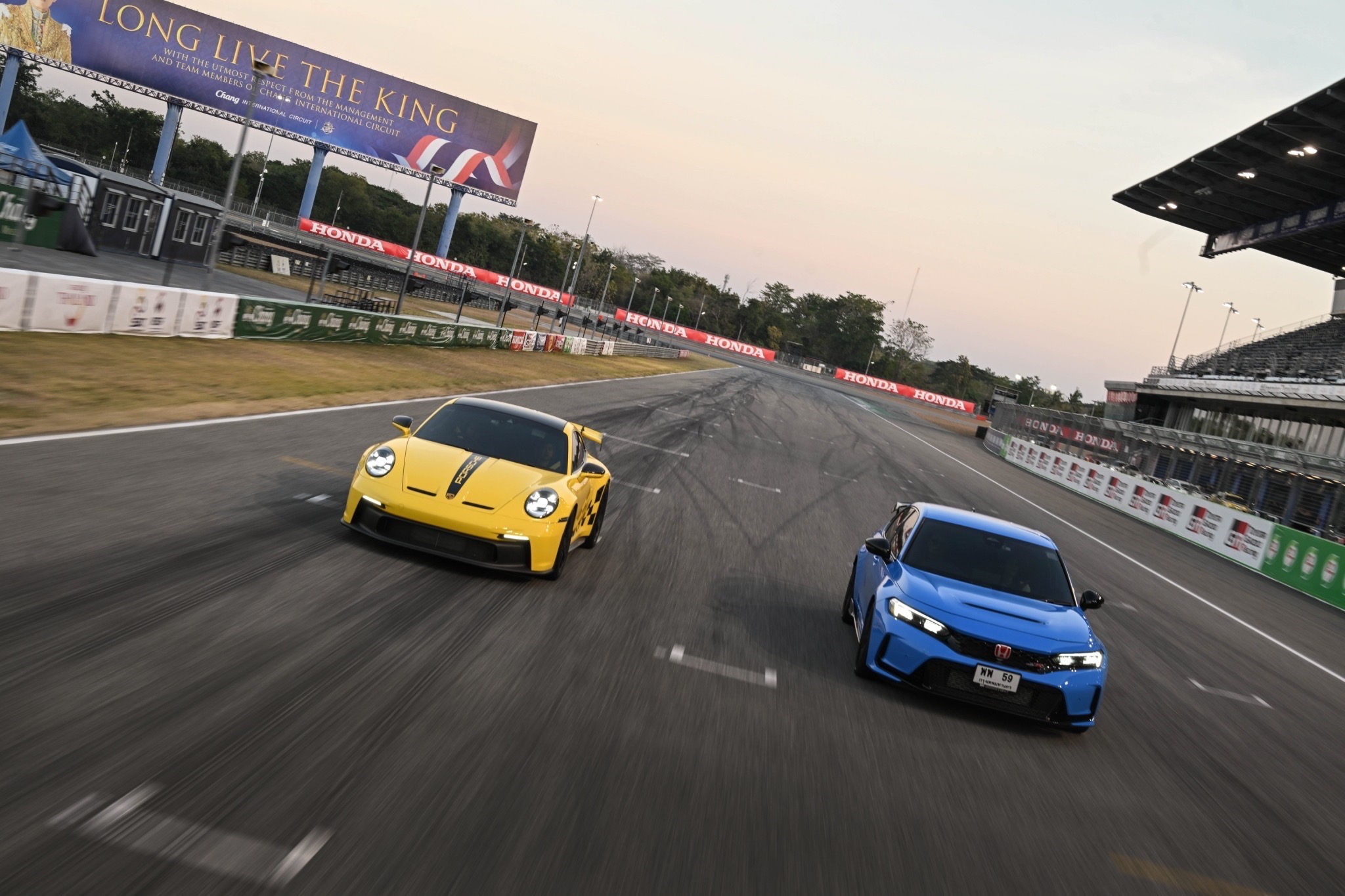 Porsche GT3: ที่สุดของความแรงและสมรรถนะจากสนามแข่งสู่ท้องถนน