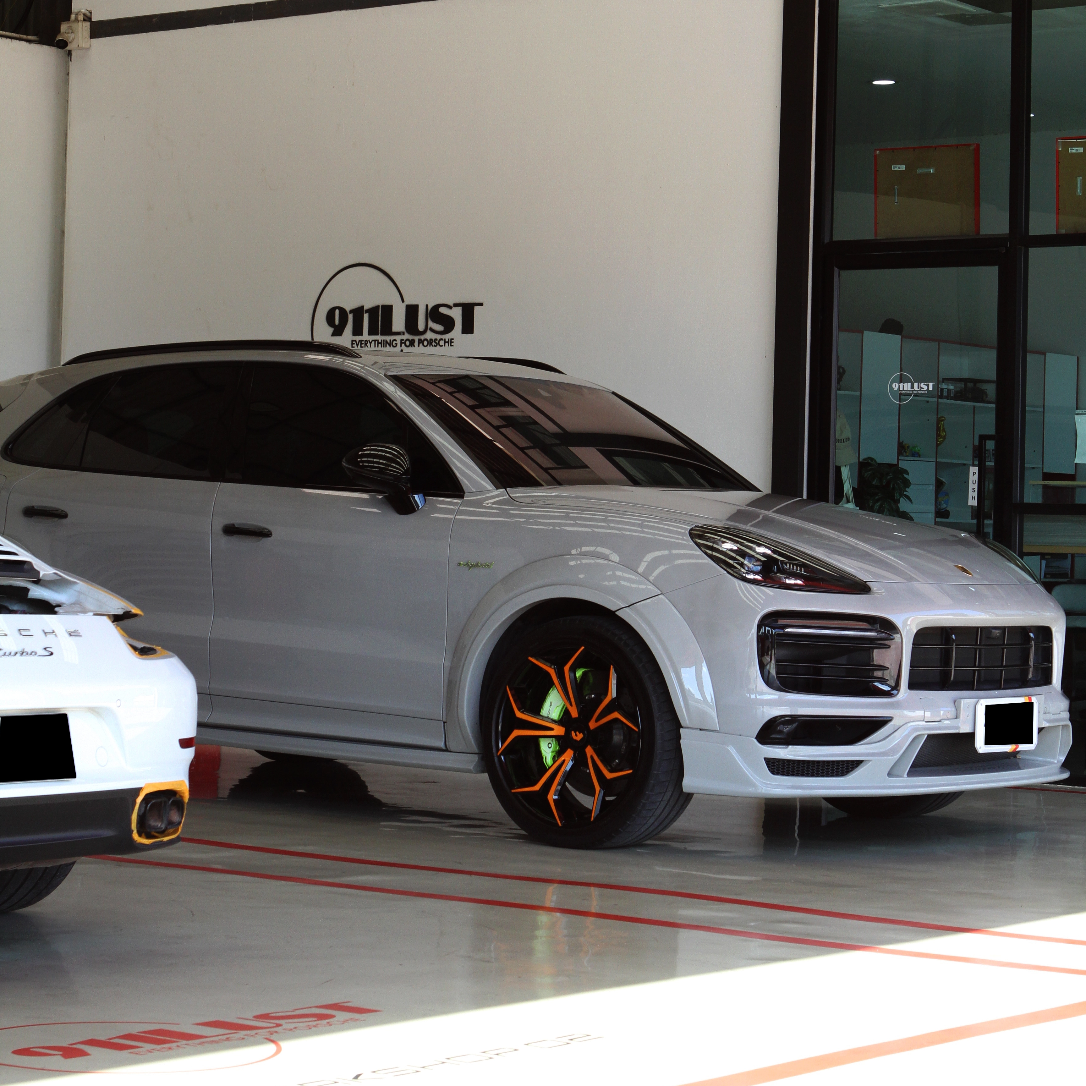ซ่อมรถ Cayenne E-Hybrid ด้วยมาตรฐานโรงงาน Porsche